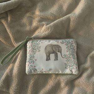 Wristlet w/ naturey elephant design